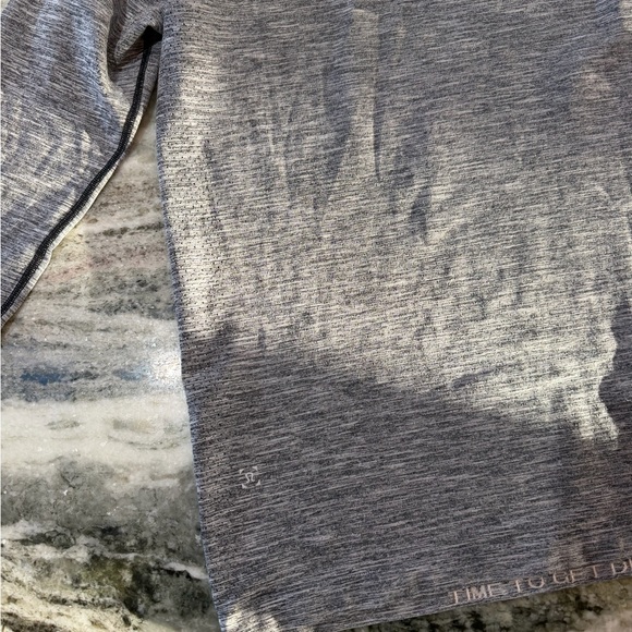 Lululemon Men's Gray Long Sleeve Shirt - Picture 7 of 7